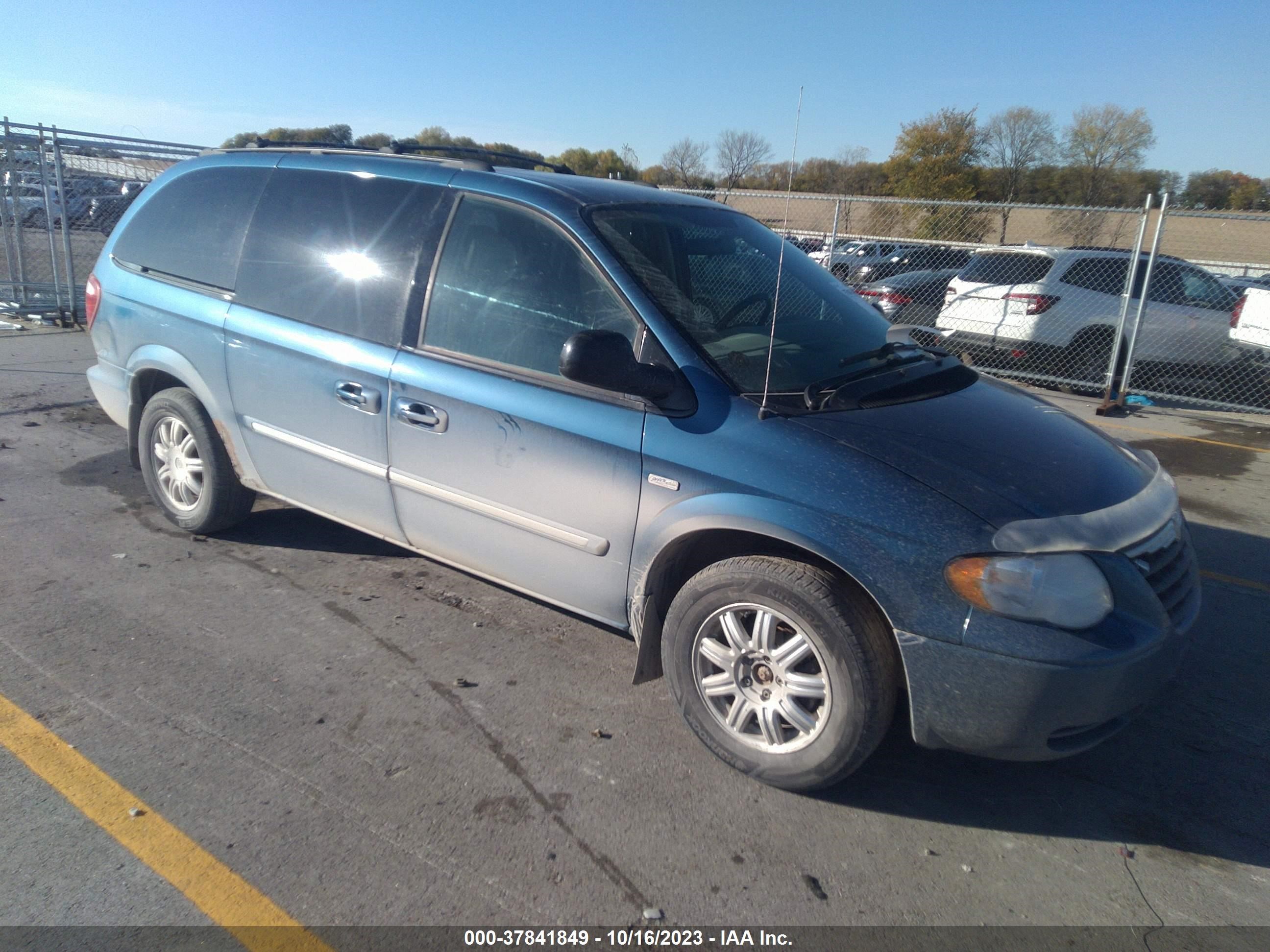 chrysler town & country 2005 2c4gp54l05r292001