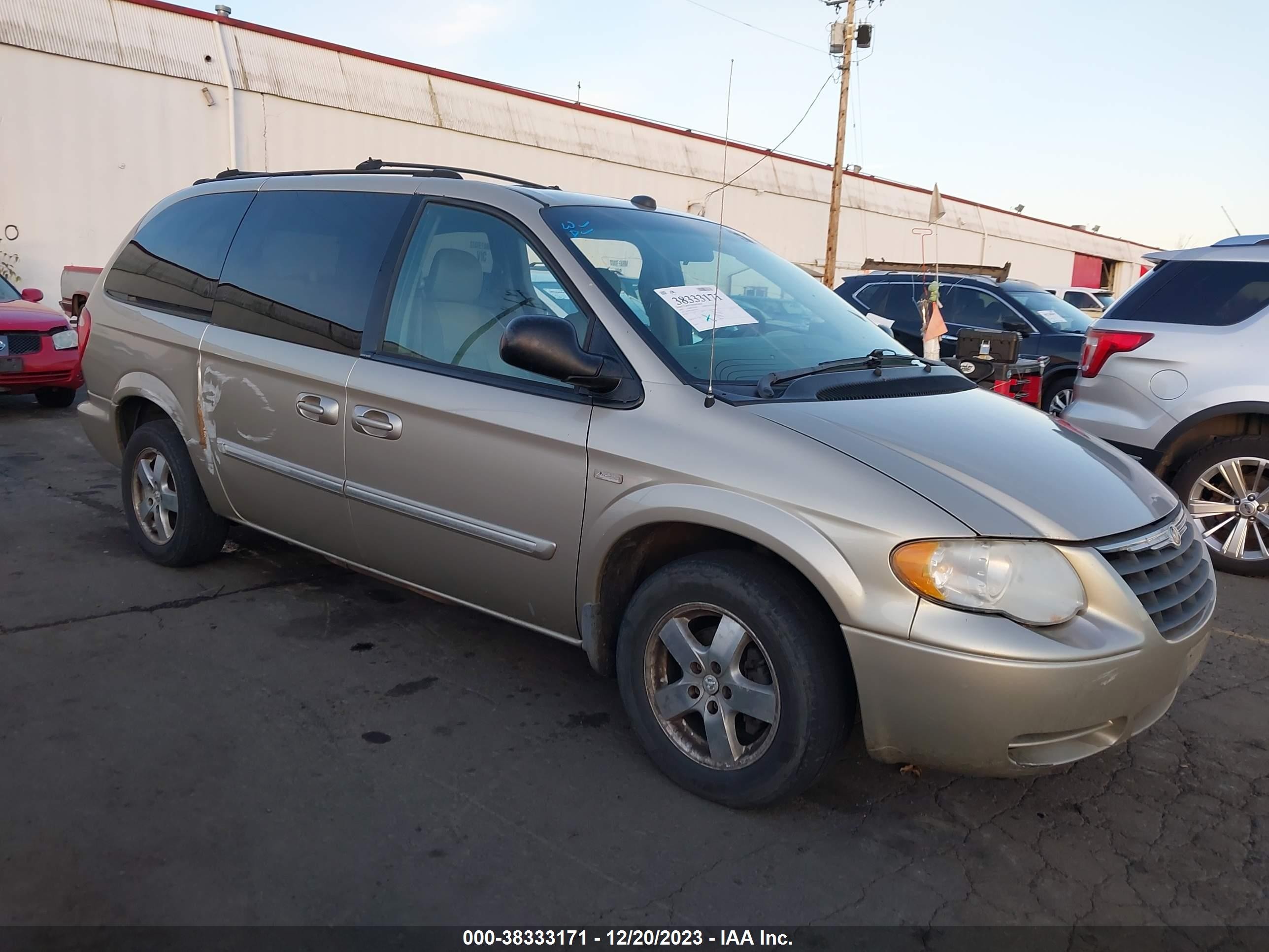 chrysler town & country 2005 2c4gp54l05r395421