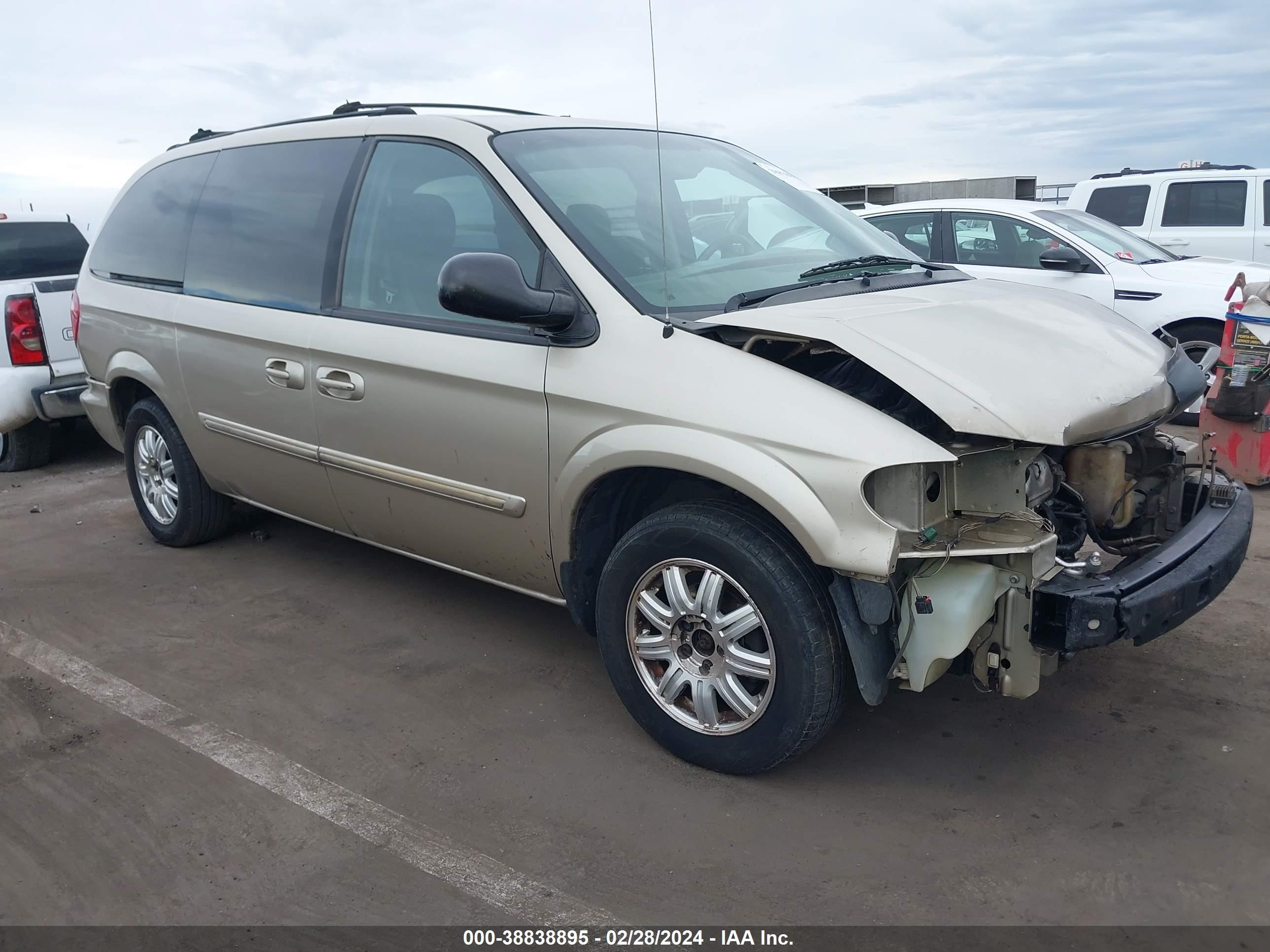 chrysler town & country 2005 2c4gp54l15r487167