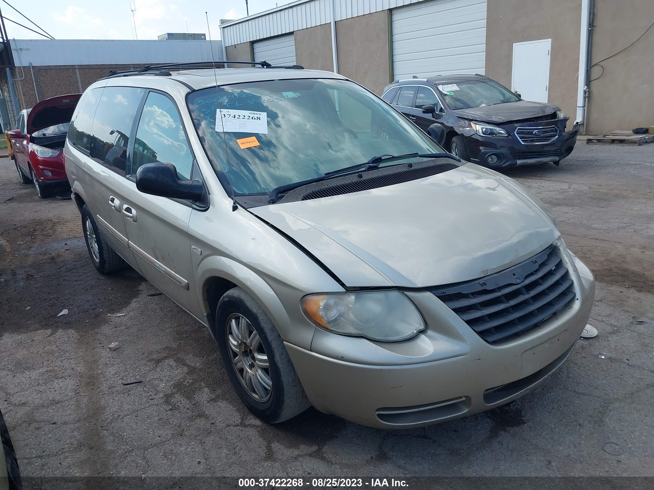 chrysler town & country 2005 2c4gp54l25r292405