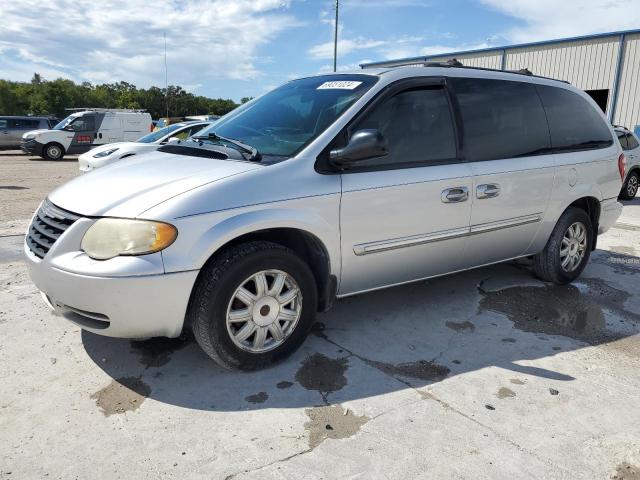 chrysler town & cou 2005 2c4gp54l25r328559