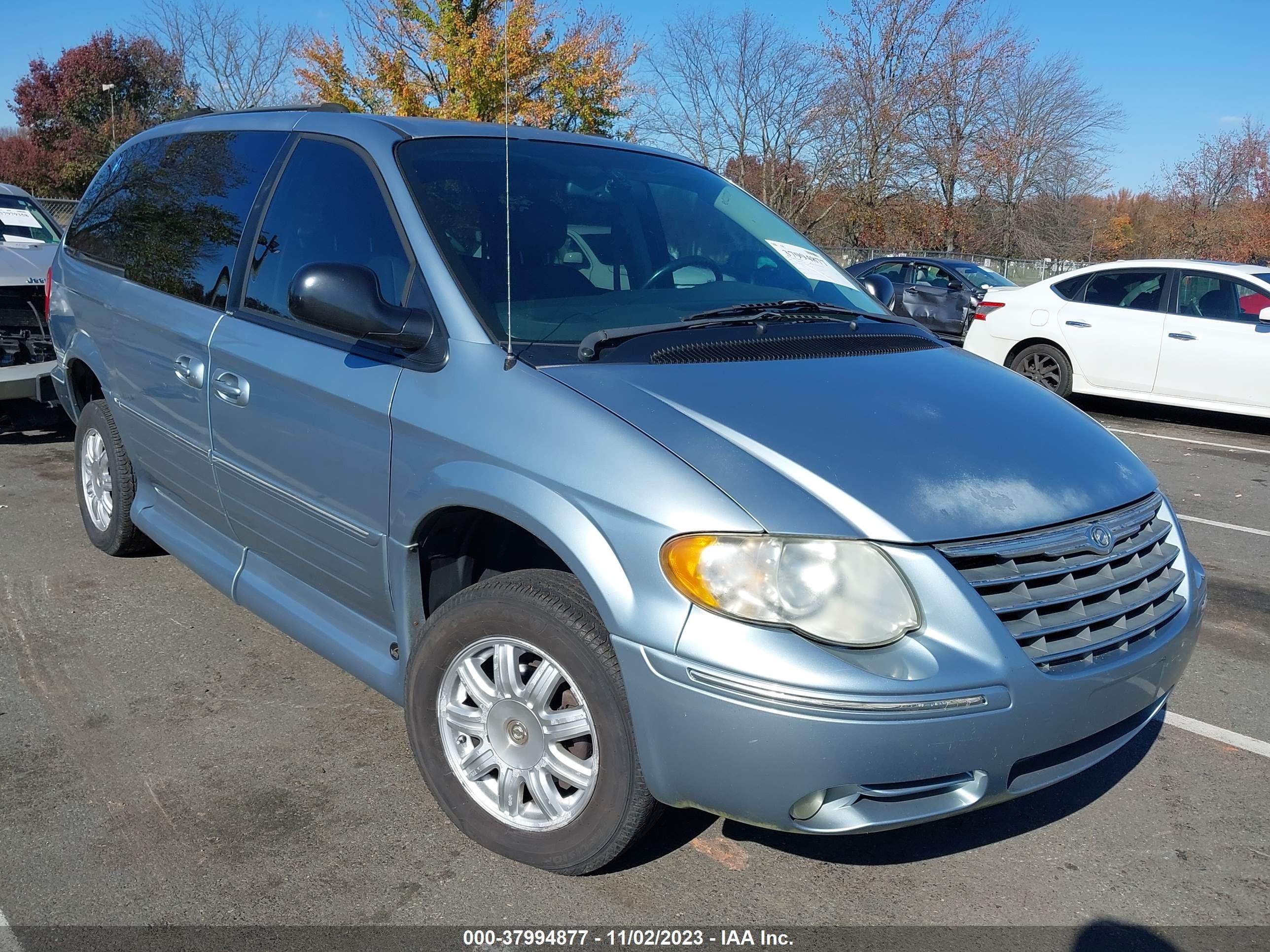 chrysler town & country 2005 2c4gp54l25r339190