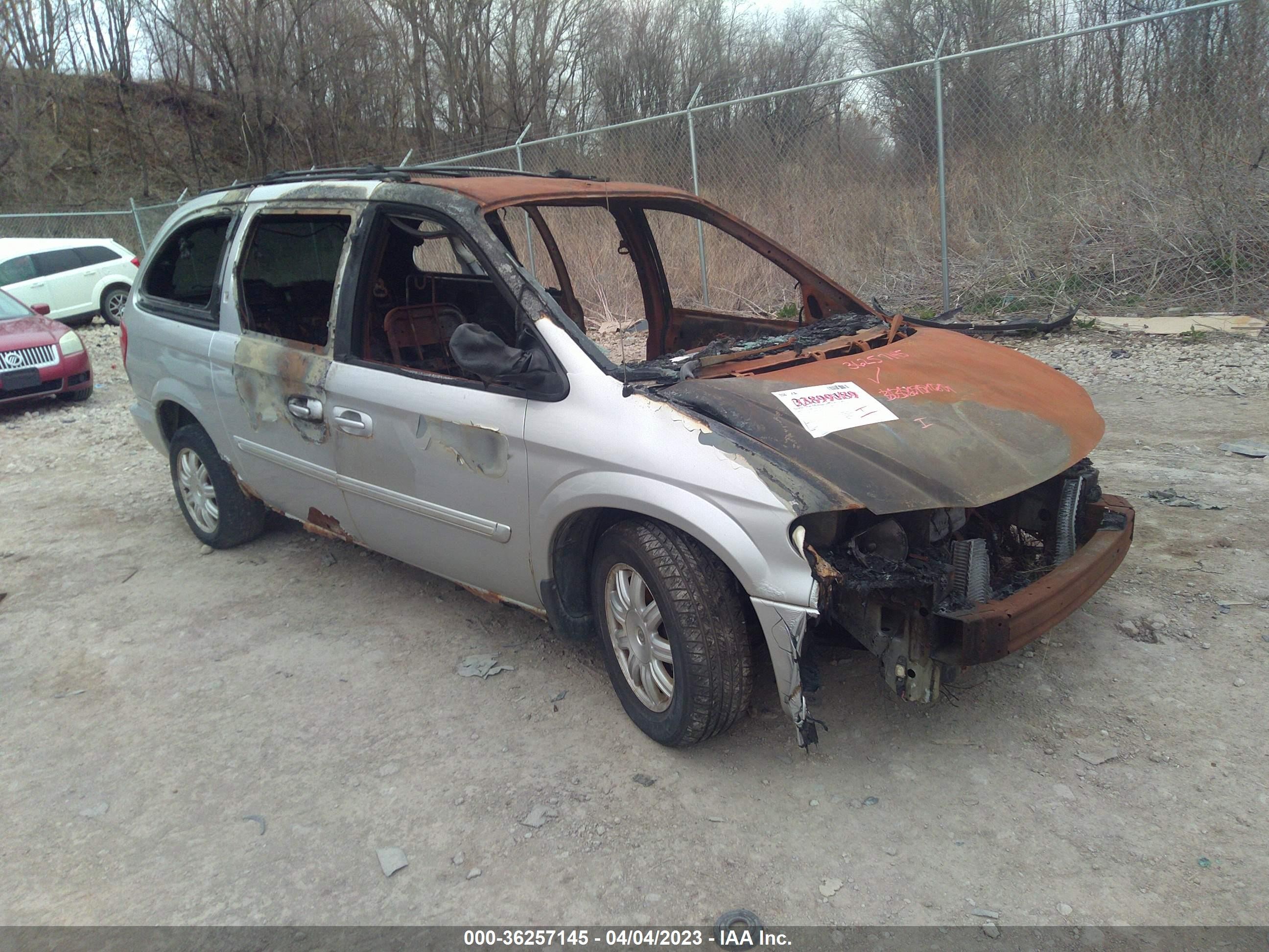 chrysler town & country 2005 2c4gp54l35r505149