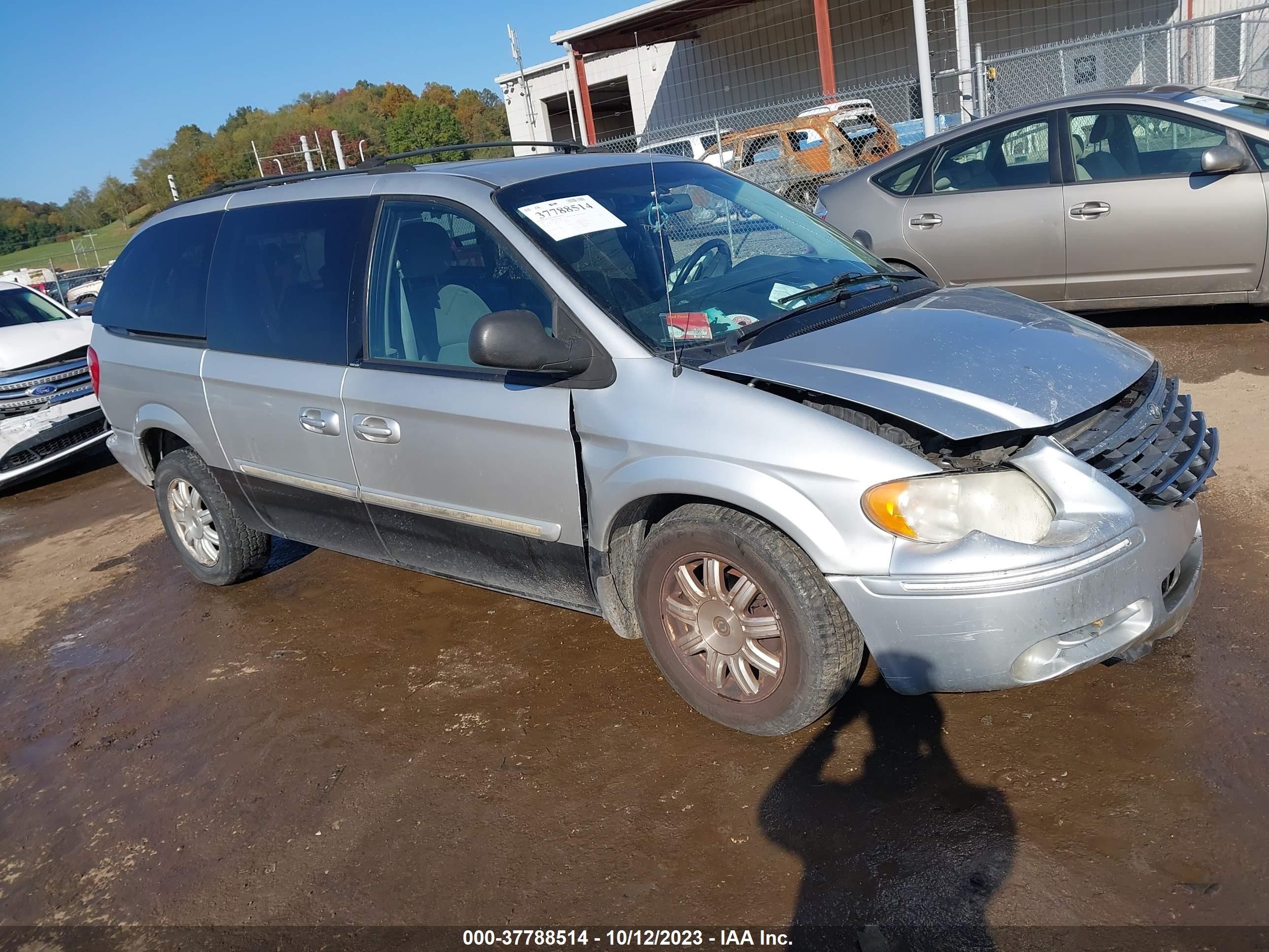 chrysler town & country 2005 2c4gp54l45r355438