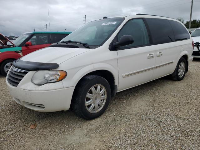 chrysler town & cou 2005 2c4gp54l45r558989