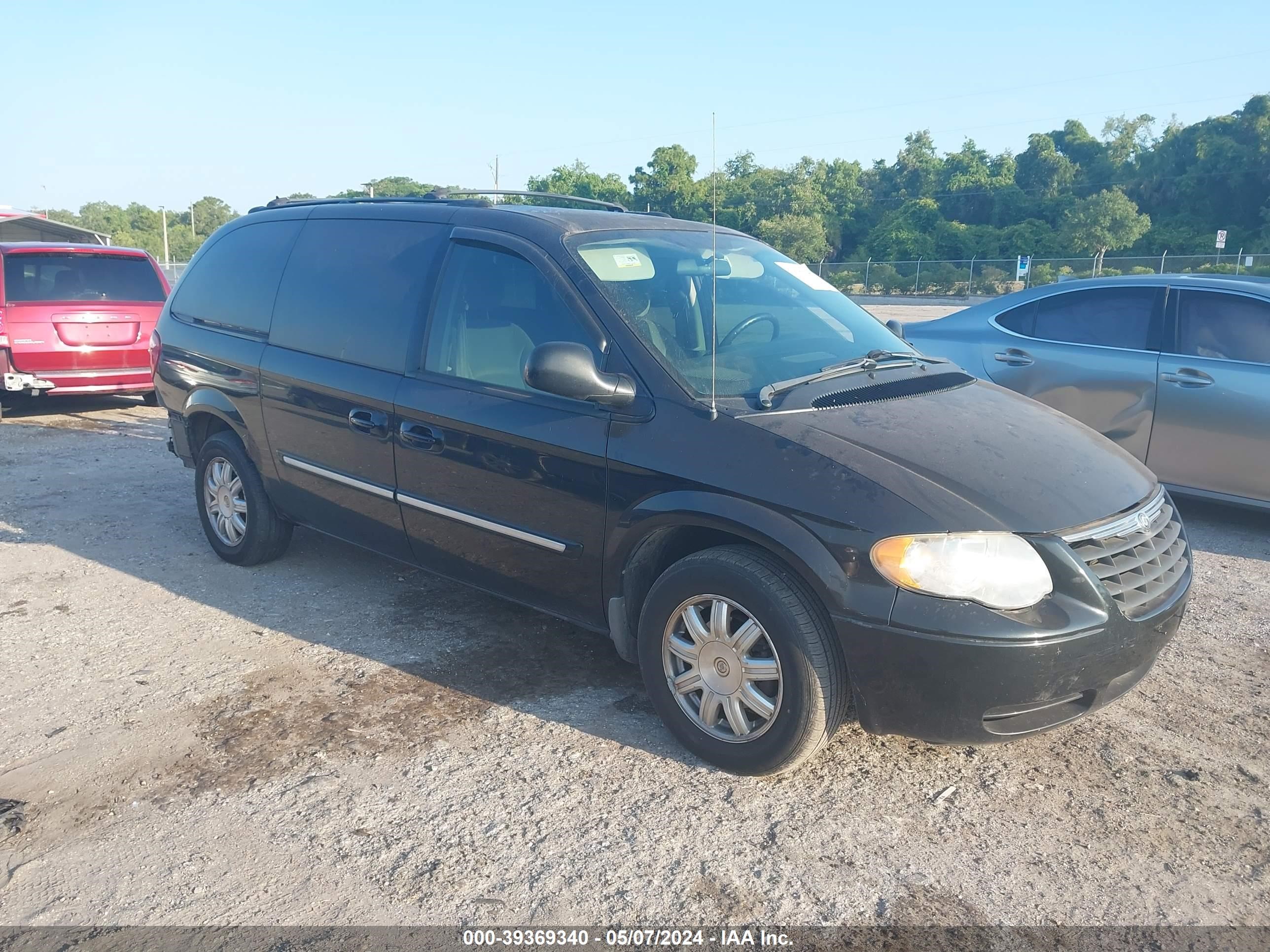 chrysler town & country 2005 2c4gp54l55r261097