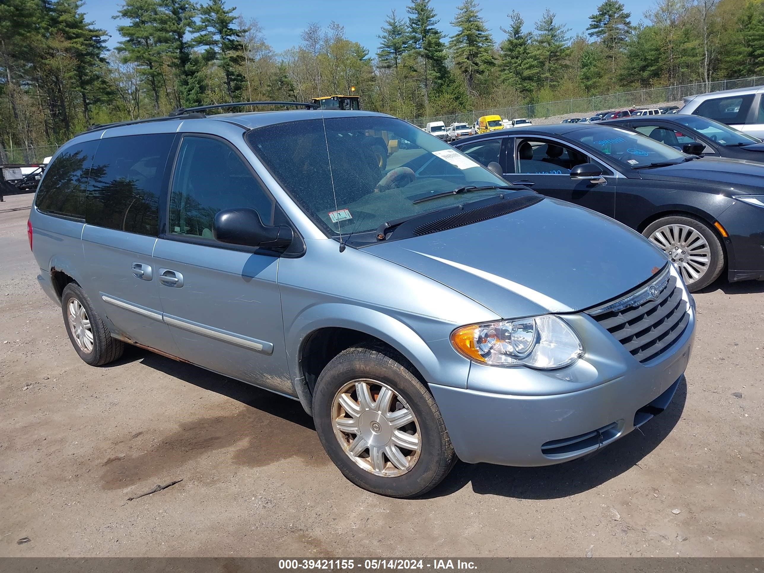 chrysler town & country 2005 2c4gp54l55r267515