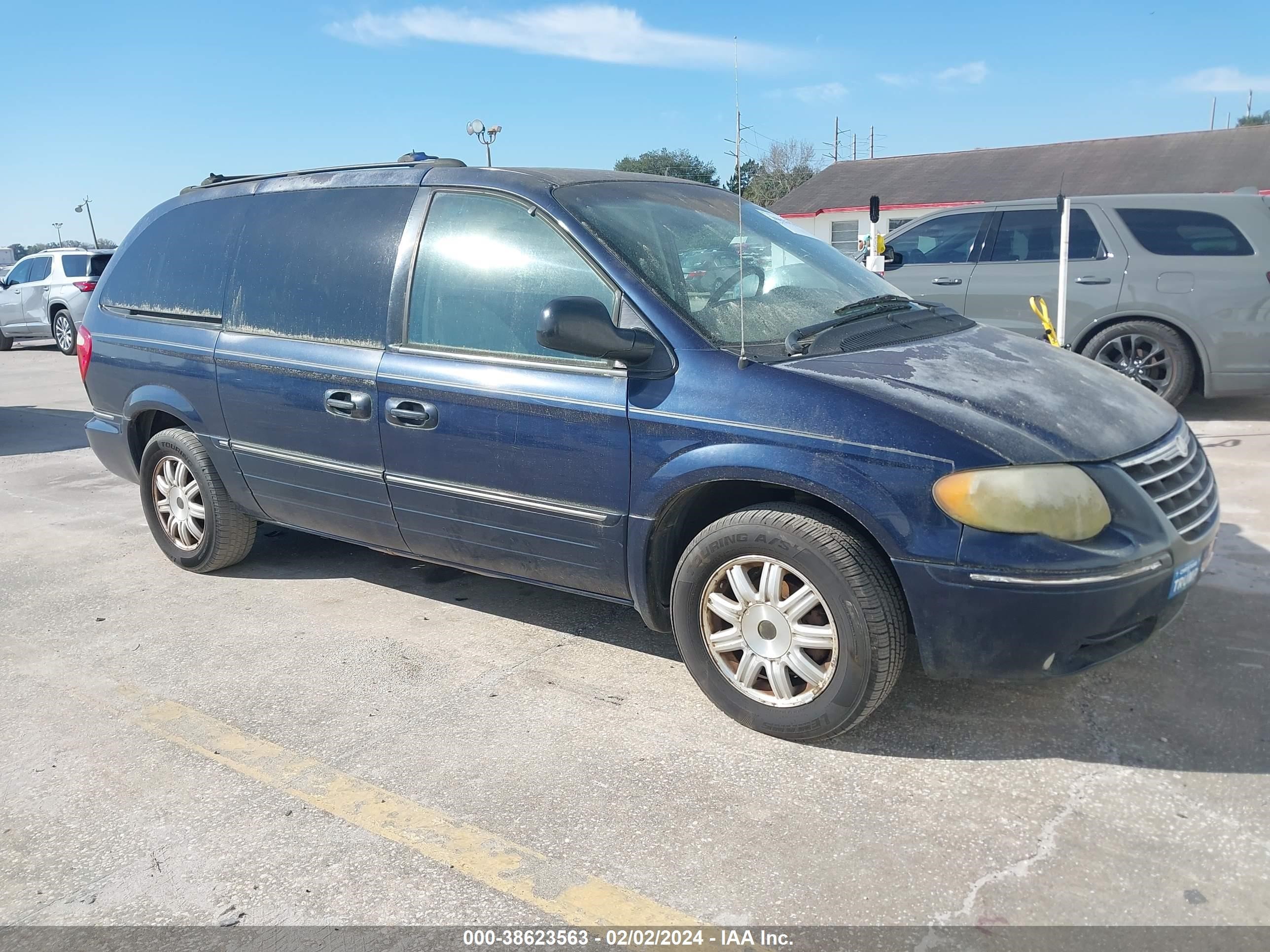 chrysler town & country 2005 2c4gp54l65r147559