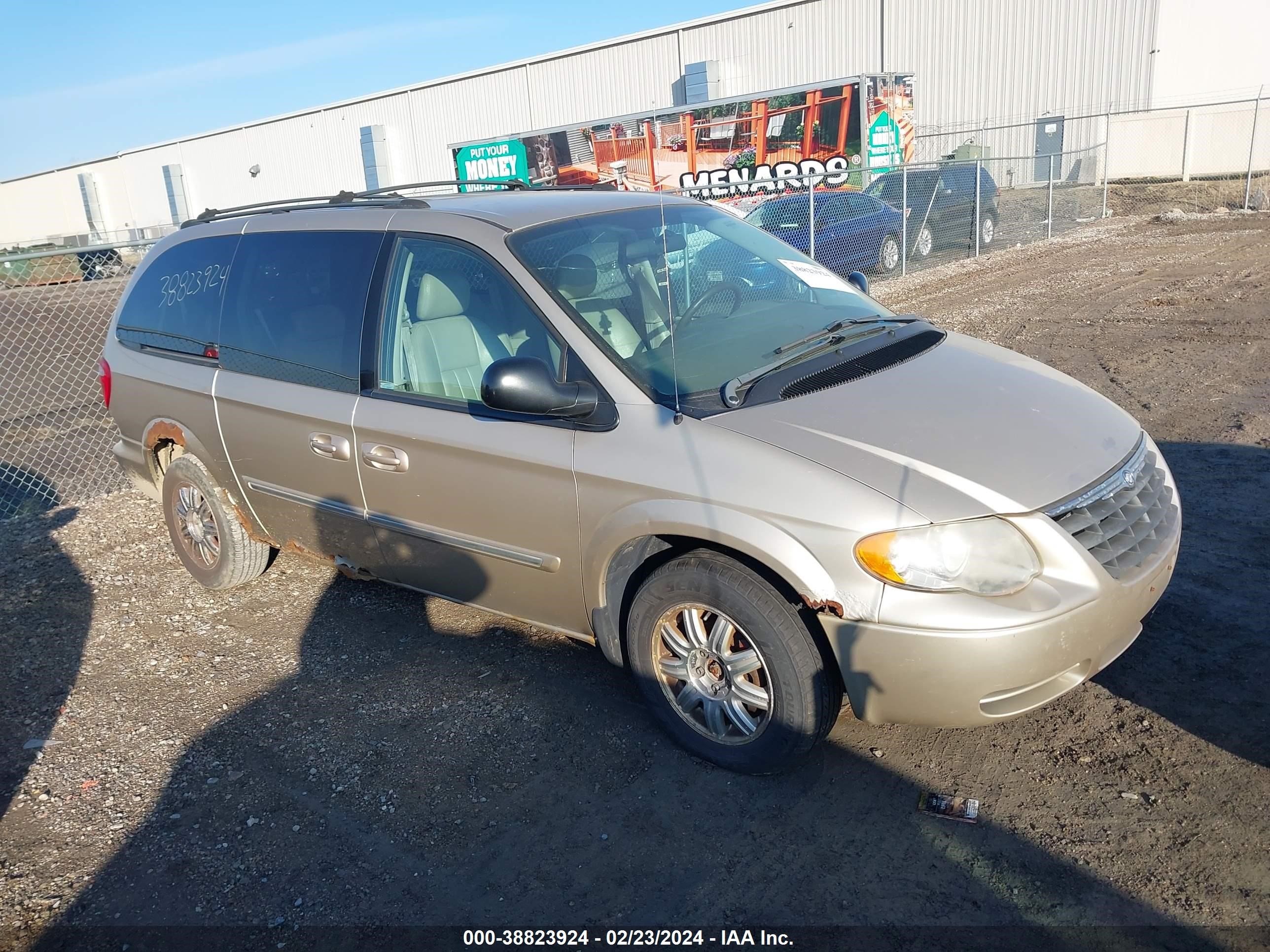 chrysler town & country 2005 2c4gp54l65r240680