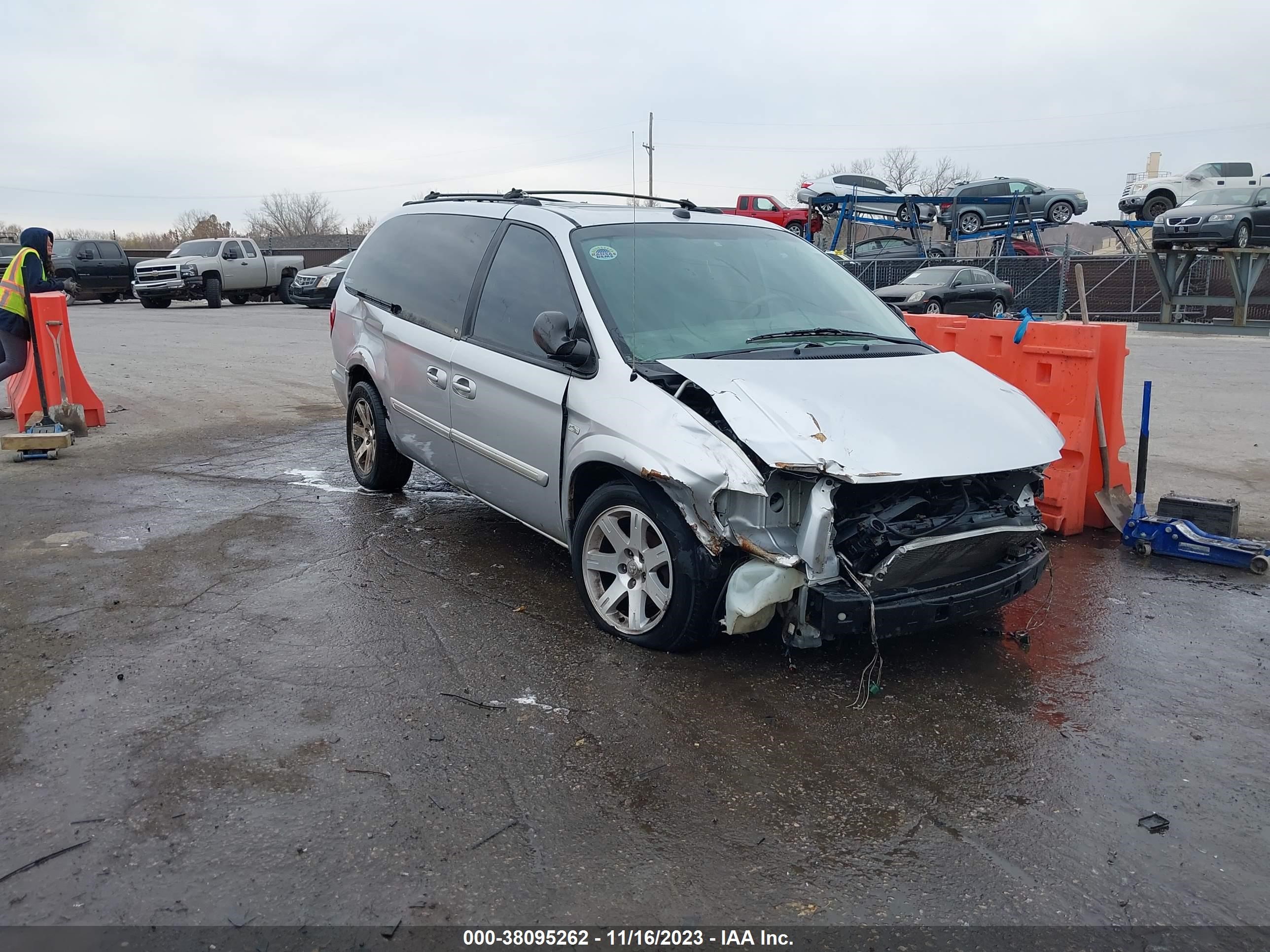 chrysler town & country 2005 2c4gp54l85r391777