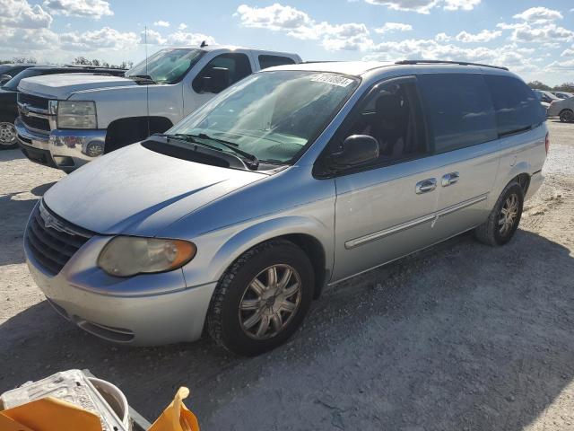 chrysler town & cou 2005 2c4gp54l95r181687