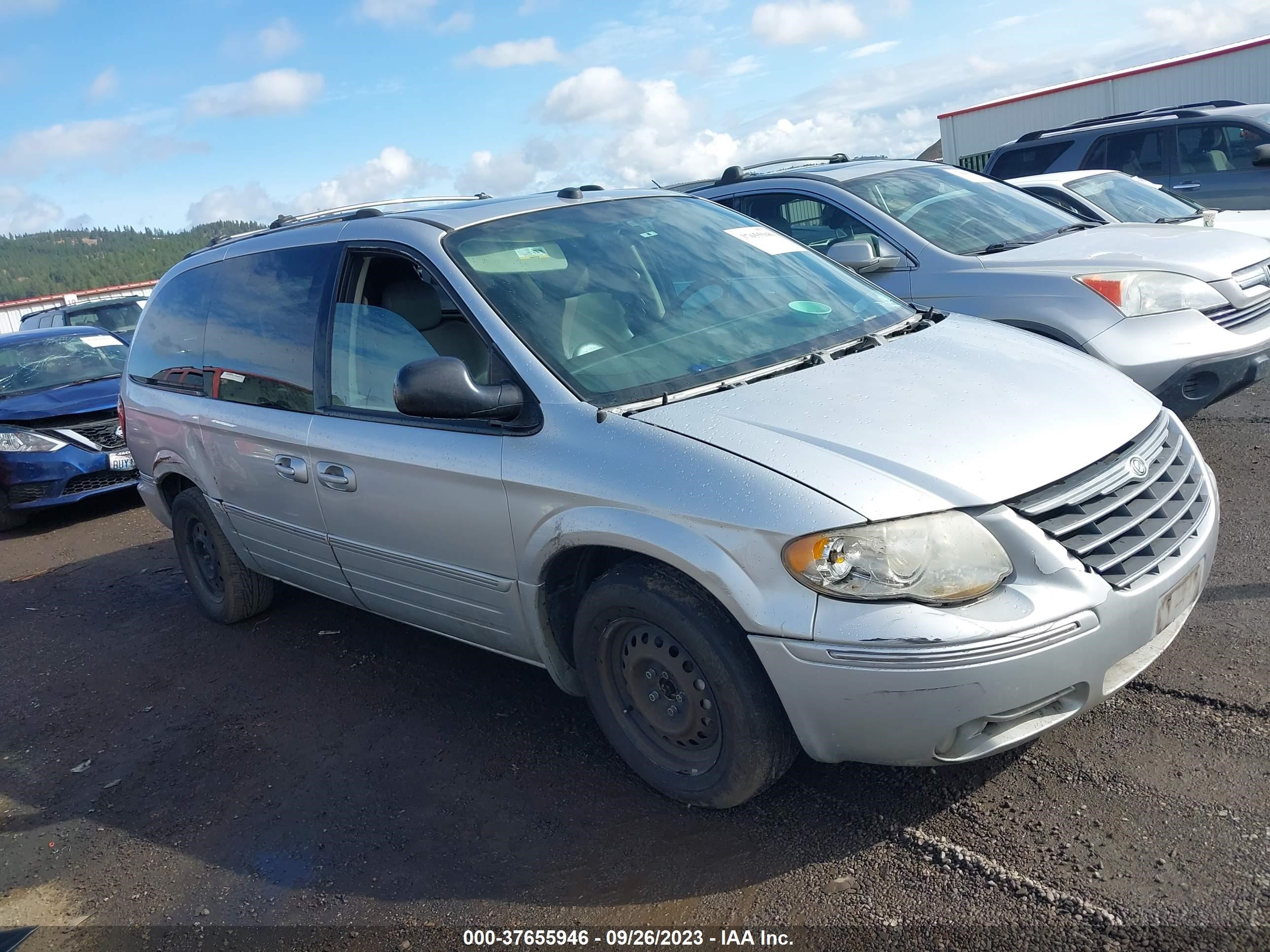 chrysler town & country 2005 2c4gp64l05r457485