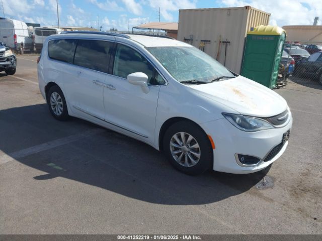 chrysler pacifica 2018 2c4rc1bg1jr185858