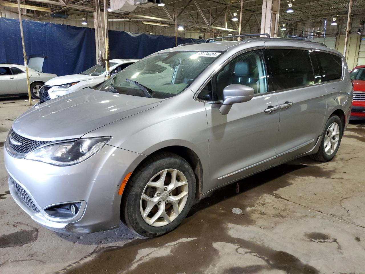 chrysler pacifica 2018 2c4rc1bg2jr128357