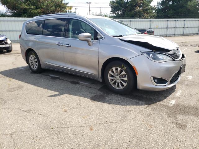 chrysler pacifica t 2018 2c4rc1bg2jr143974