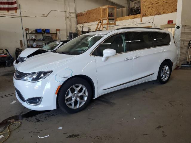 chrysler pacifica t 2017 2c4rc1bg3hr667984