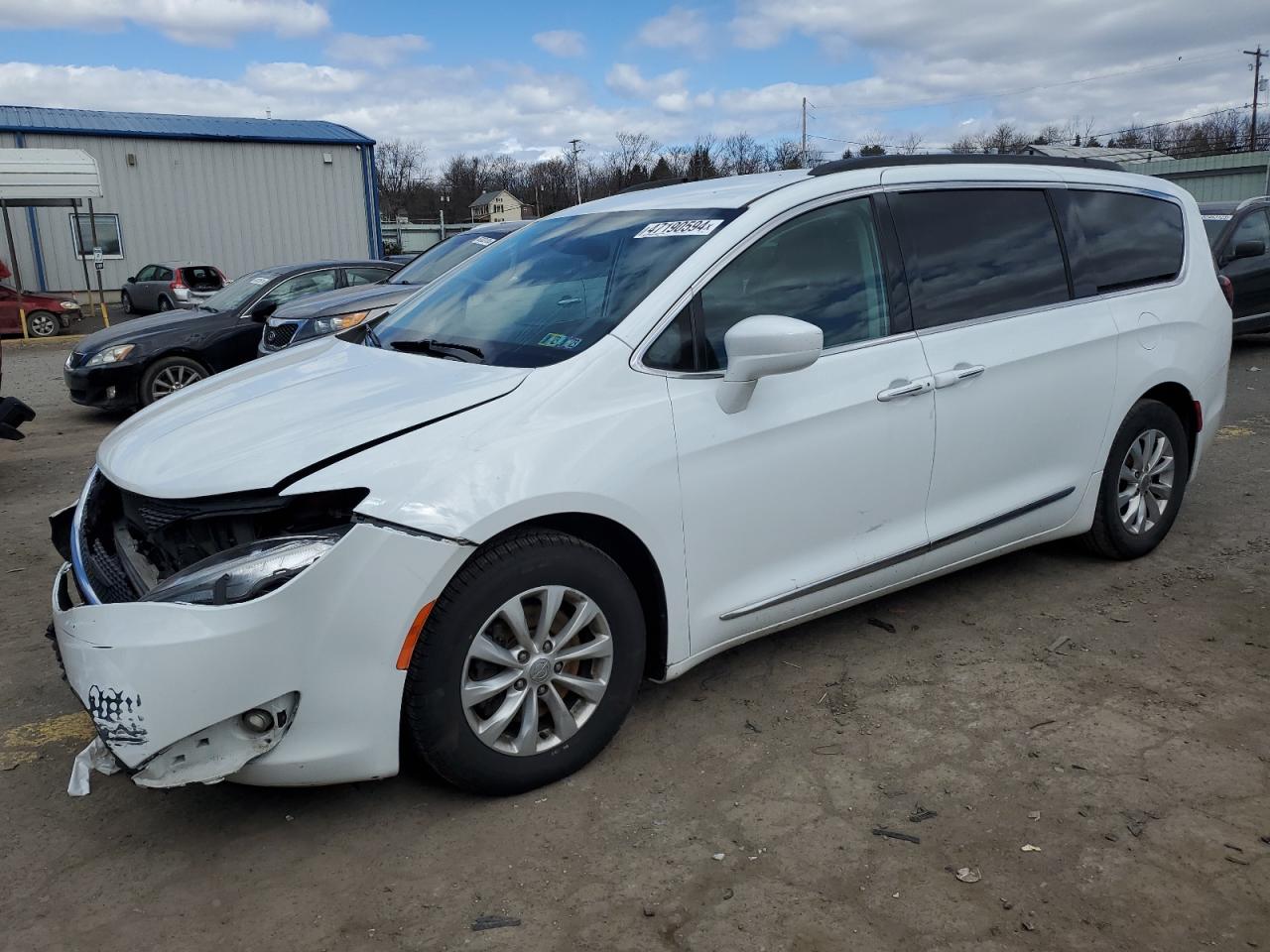 chrysler pacifica 2017 2c4rc1bg3hr795304