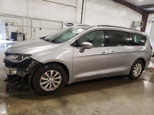 chrysler pacifica t 2017 2c4rc1bg4hr503840