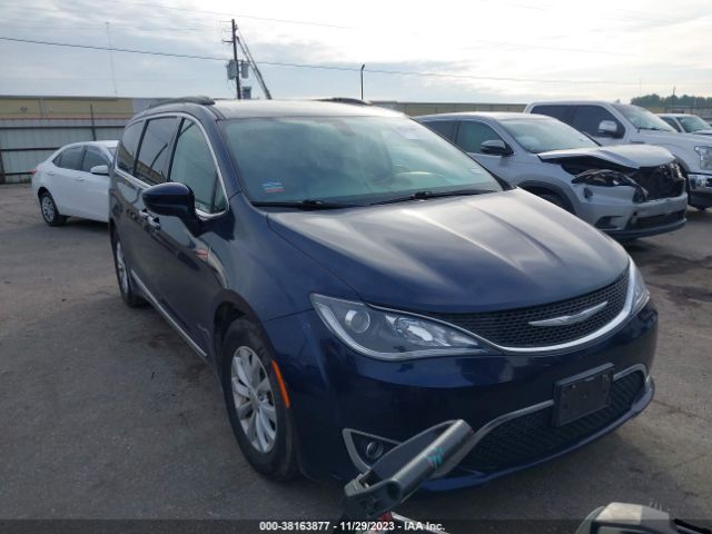 chrysler pacifica 2017 2c4rc1bg4hr815947