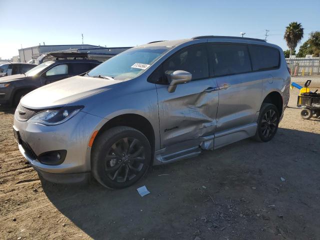 chrysler pacifica t 2020 2c4rc1bg4lr217141