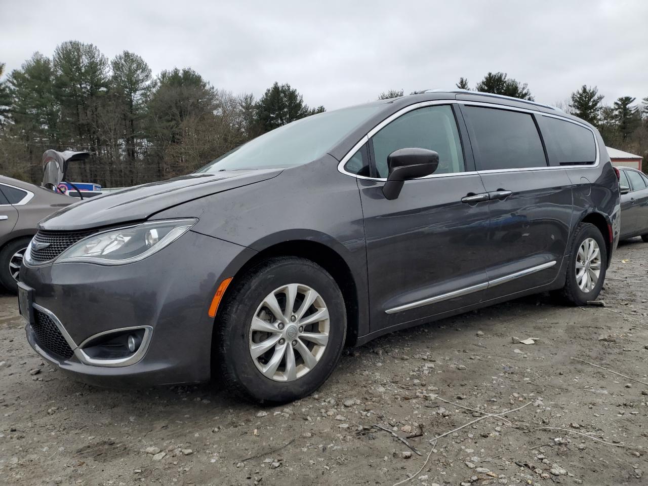 chrysler pacifica 2018 2c4rc1bg5jr233815