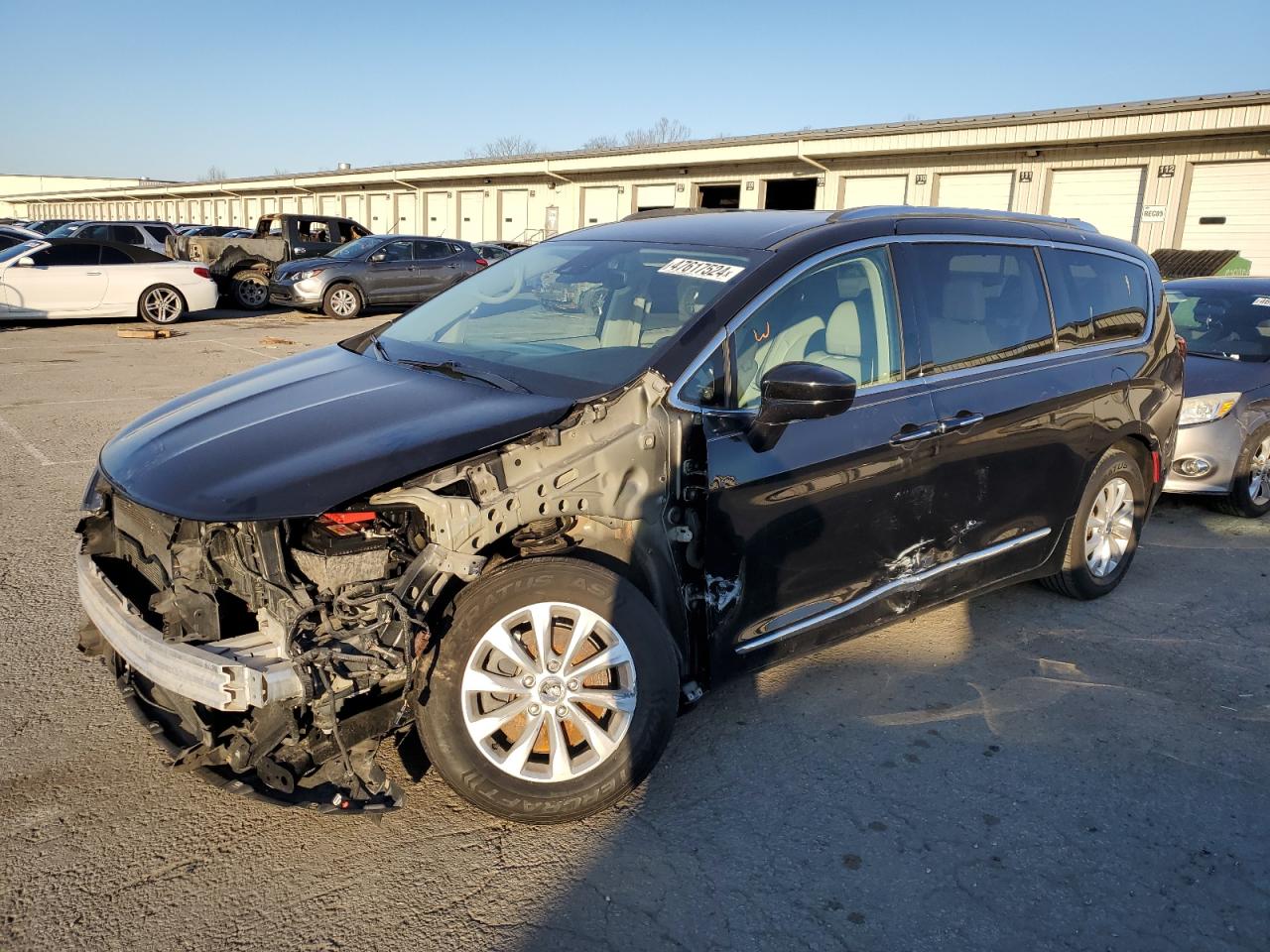 chrysler pacifica 2018 2c4rc1bg6jr233547