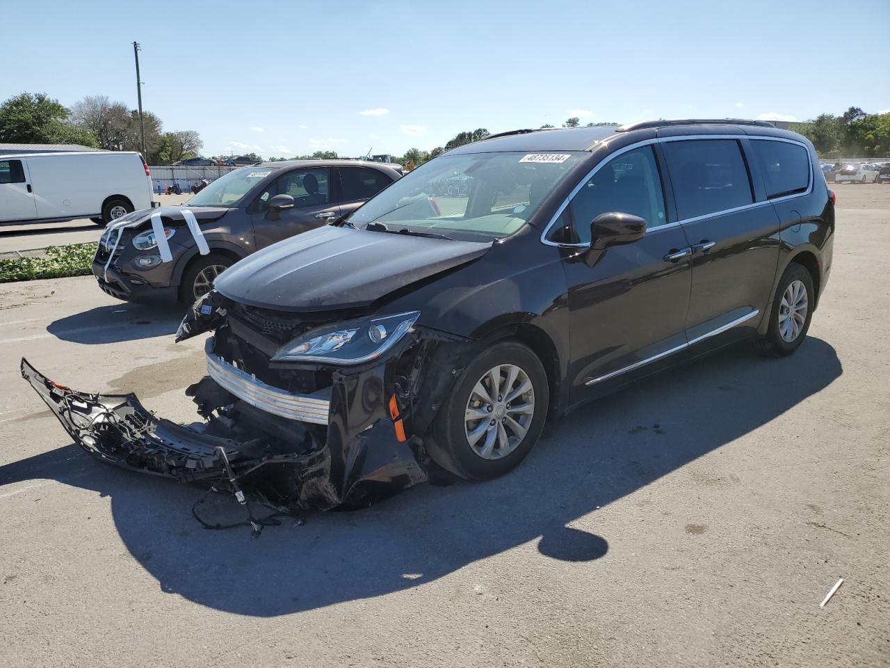 chrysler pacifica 2017 2c4rc1bg7hr613684