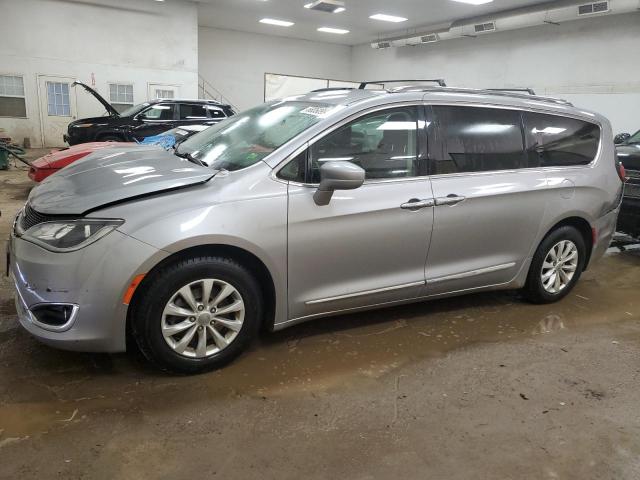 chrysler pacifica t 2018 2c4rc1bg7jr149205