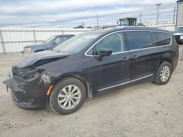 chrysler pacifica t 2018 2c4rc1bg7jr234917