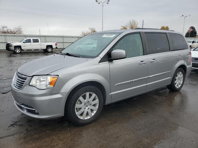 chrysler town & cou 2015 2c4rc1bg8fr718098