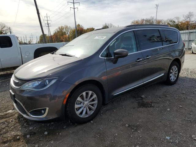 chrysler pacifica t 2017 2c4rc1bg8hr598676