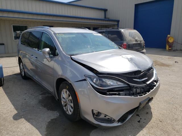 chrysler pacifica t 2018 2c4rc1bg8jr235378