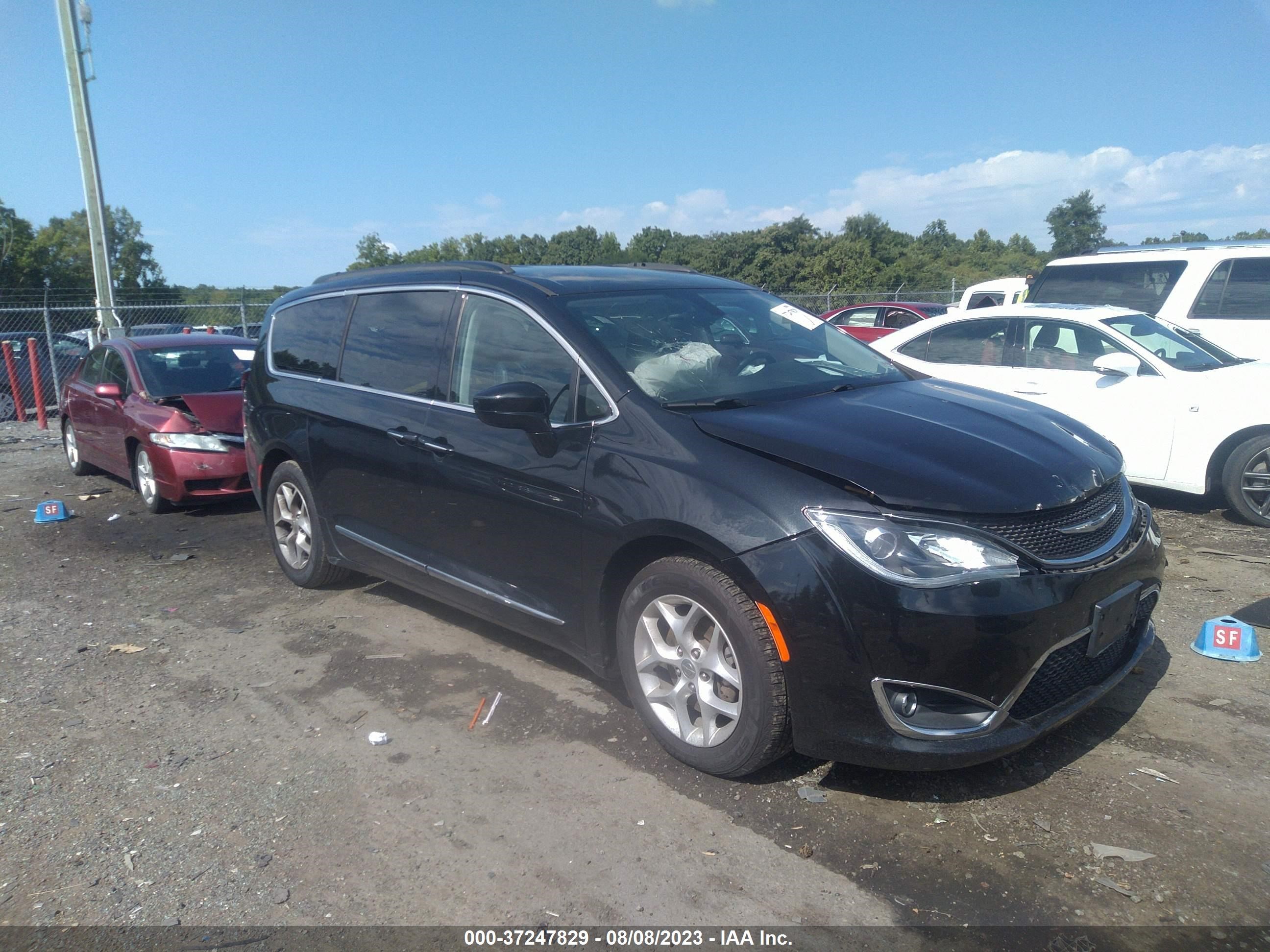 chrysler pacifica 2017 2c4rc1bg9hr623374