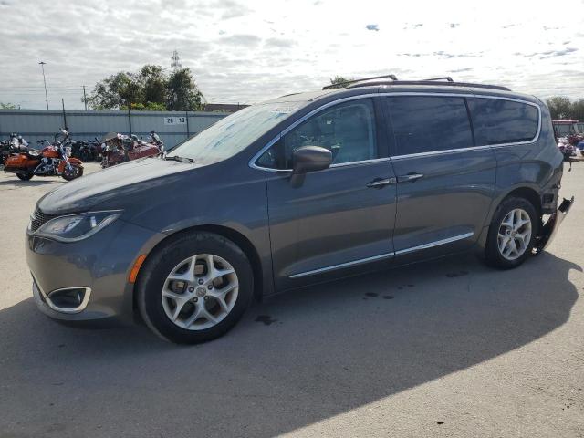 chrysler pacifica t 2017 2c4rc1bg9hr820688