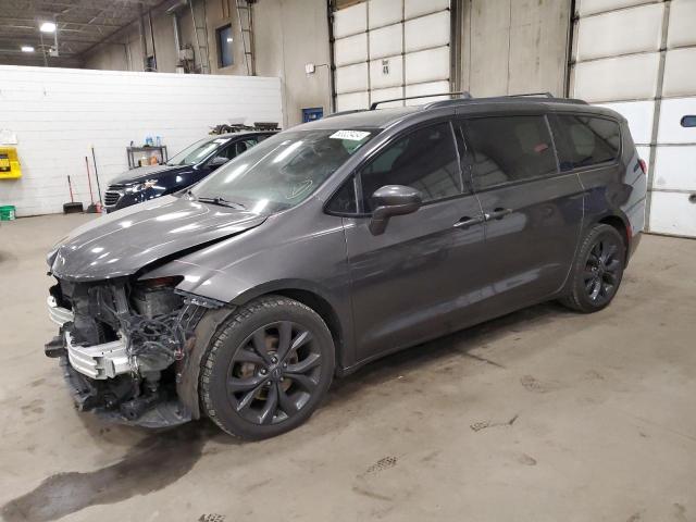 chrysler pacifica t 2018 2c4rc1bg9jr165177