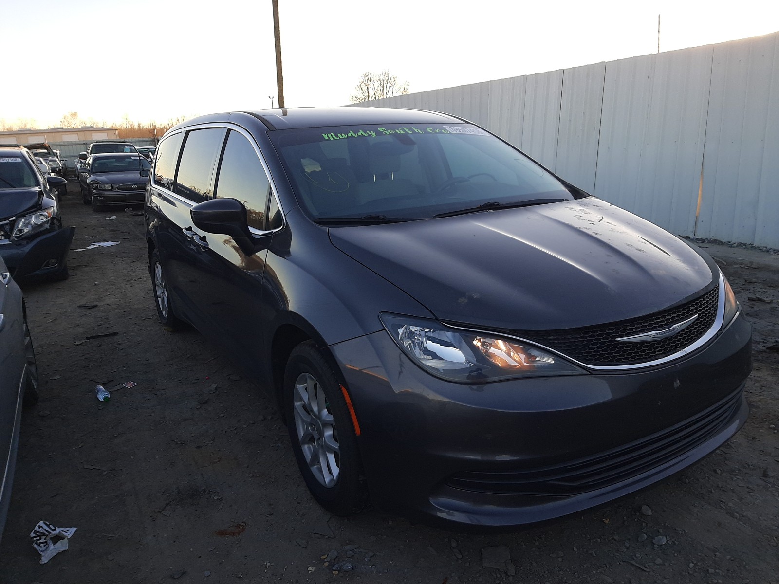 chrysler pacifica t 2017 2c4rc1dg2hr553102