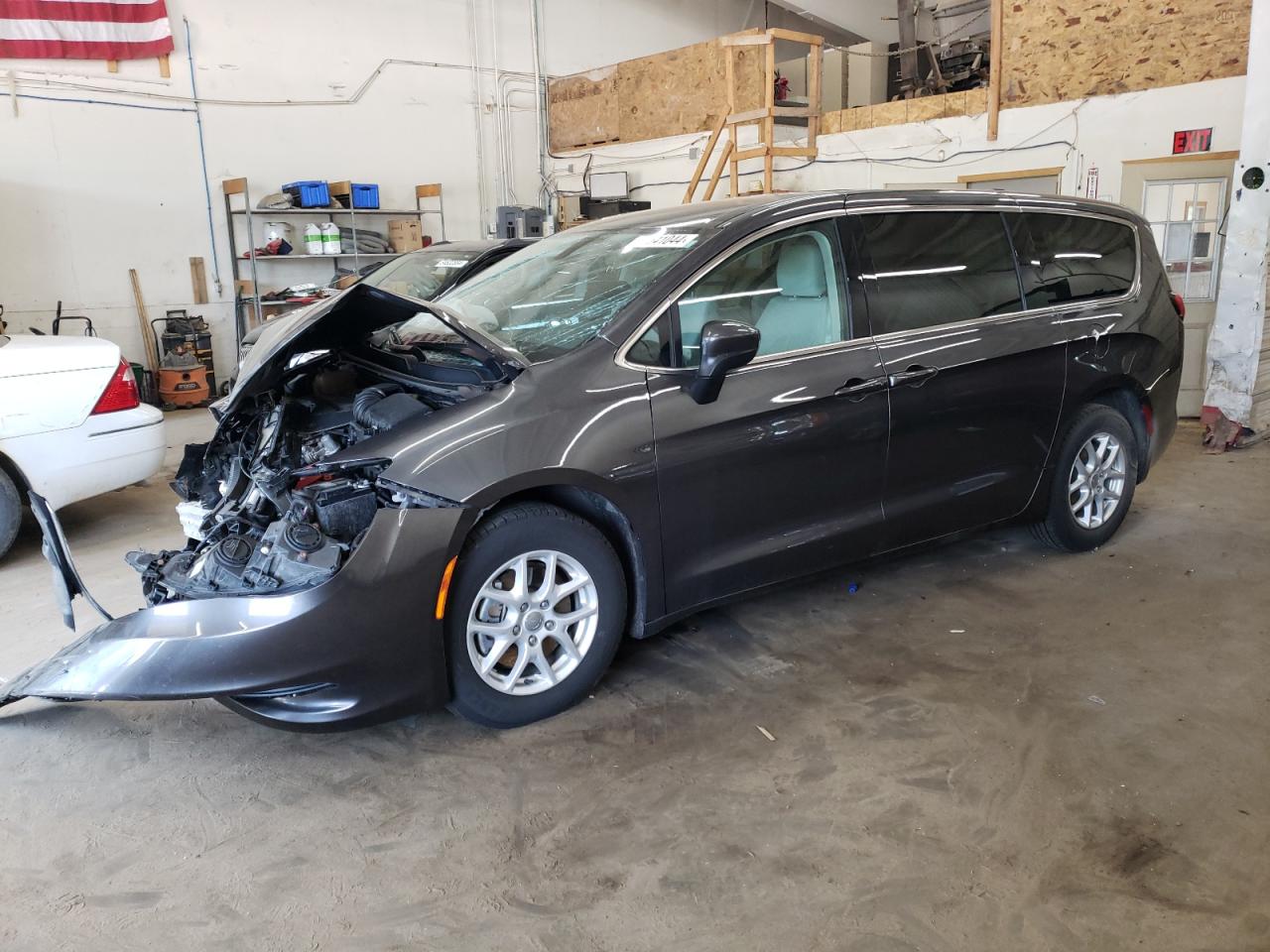 chrysler pacifica 2017 2c4rc1dg9hr502583