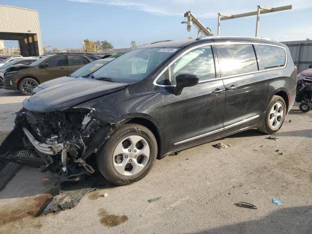 chrysler pacifica t 2017 2c4rc1eg2hr622871