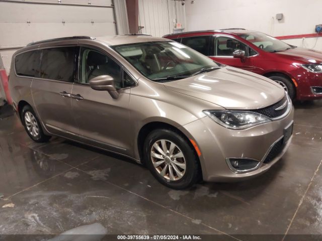 chrysler pacifica 2018 2c4rc1eg3jr204728