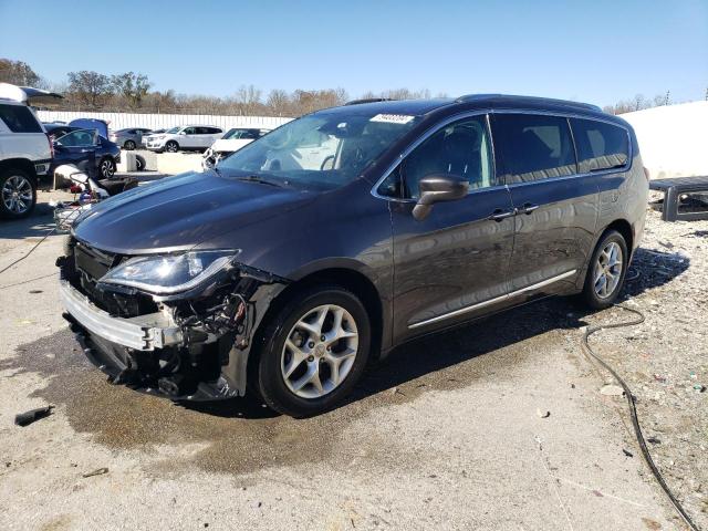 chrysler pacifica t 2017 2c4rc1eg4hr796909