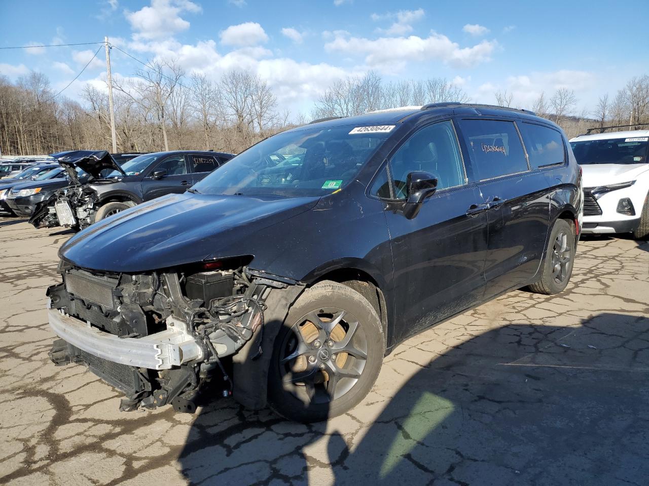 chrysler pacifica 2018 2c4rc1eg7jr306324