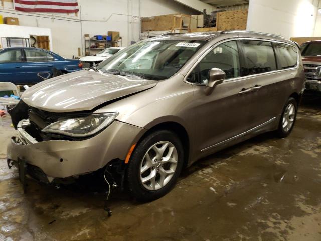 chrysler pacifica 2017 2c4rc1eg8hr627816