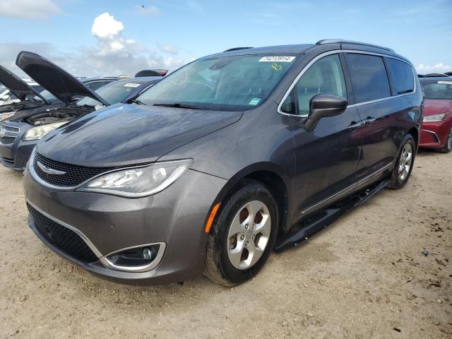 chrysler pacifica t 2017 2c4rc1eg8hr656121