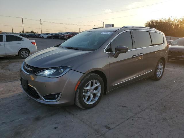 chrysler pacifica t 2017 2c4rc1eg8hr703745