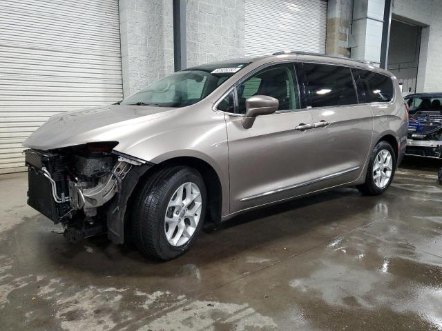 chrysler pacifica 2018 2c4rc1eg8jr203901