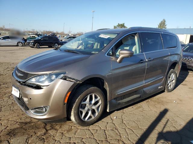 chrysler pacifica t 2017 2c4rc1eg9hr796159