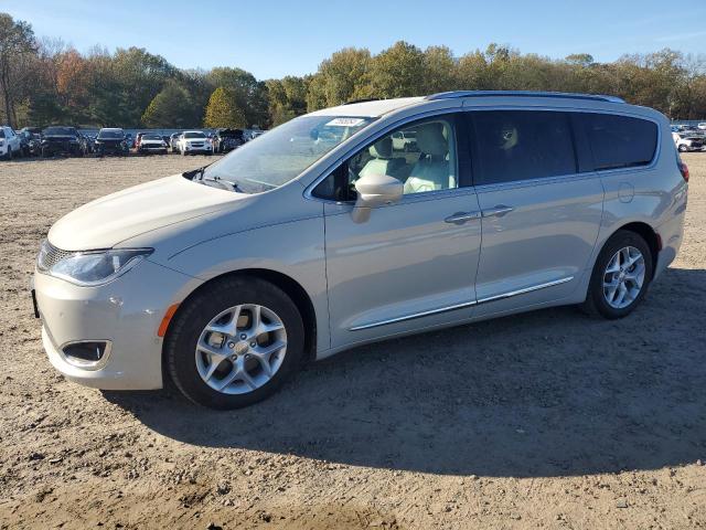 chrysler pacifica t 2017 2c4rc1eg9hr796260