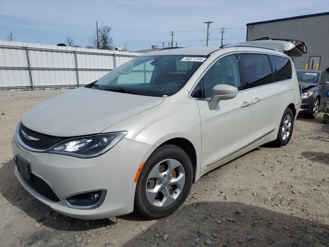 chrysler pacifica 2017 2c4rc1egxhr622665