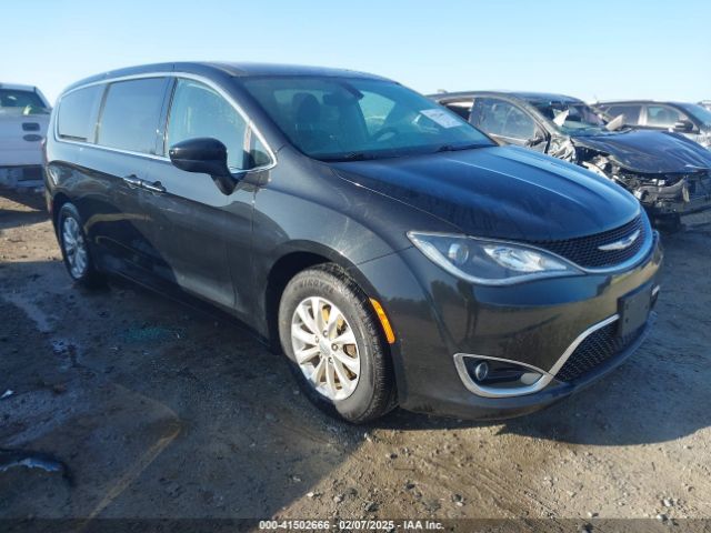 chrysler pacifica 2018 2c4rc1fg0jr132658