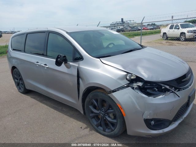 chrysler pacifica 2018 2c4rc1fg1jr198149